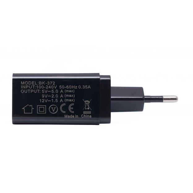 USB Įkroviklis su greitu įkrovimu 220V, 2x2.1A 1xQC3.0 3