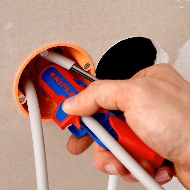 Laidų nuvalymo įrankis FV kabeliams KNIPEX ErgoStrip 6 Laidų nuvalymo įrankis FV kabeliams KNIPEX ErgoStrip 6