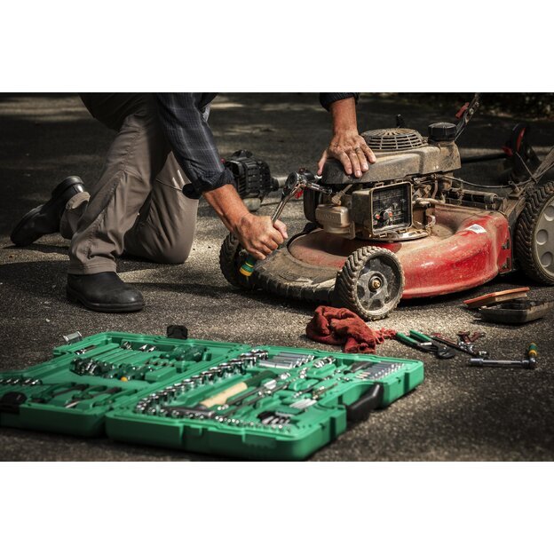 1/4  + 1/2  Galvučių ir įrankių rinkinys 104vnt. 15