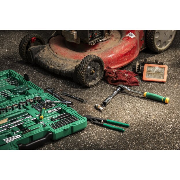 1/4  + 1/2  Galvučių ir įrankių rinkinys 104vnt. 12