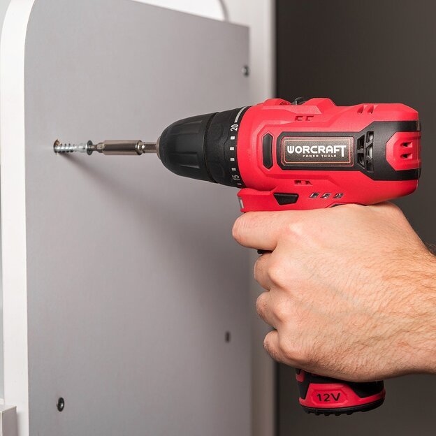 Li-ion Cordless drill 12V with accesorries in plastic box 15